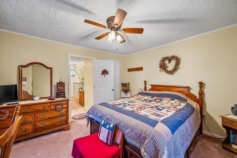 Tiny photo for 212 Elm Street, Marion, OH 43302 (MLS # 225045345)