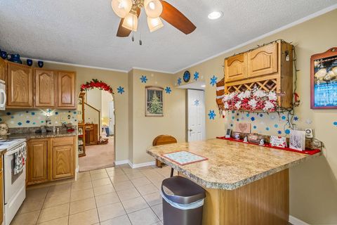 Tiny photo for 212 Elm Street, Marion, OH 43302 (MLS # 225045345)