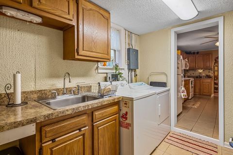 Tiny photo for 212 Elm Street, Marion, OH 43302 (MLS # 225045345)