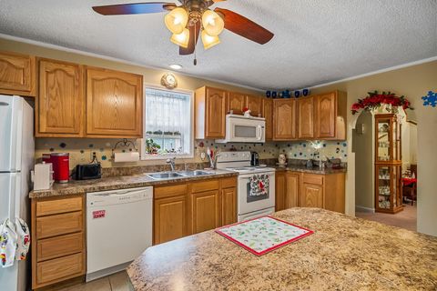 Tiny photo for 212 Elm Street, Marion, OH 43302 (MLS # 225045345)