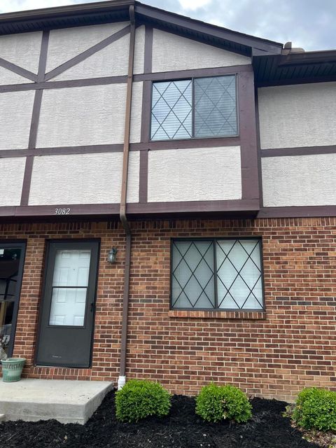 Photo of 3082 Highcliff Court, Columbus, OH 43231 (MLS # 226018198)