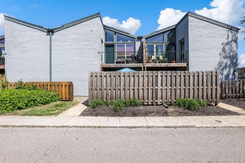 Photo of 1126 N Merrimar Circle # C, Columbus, OH 43220 (MLS # 226013647)