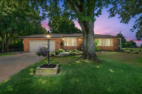 Photo of 10551 Hayden Run Road, Hilliard, OH 43026 (MLS # 226022512)
