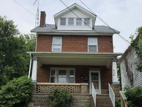 Photo of 620 Warwick Avenue, Zanesville, OH 43701 (MLS # 226023834)