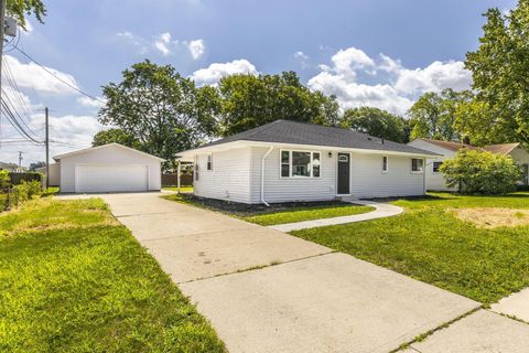 Photo of 4256 Eleanor Avenue, Grove City, OH 43123 (MLS # 225024931)
