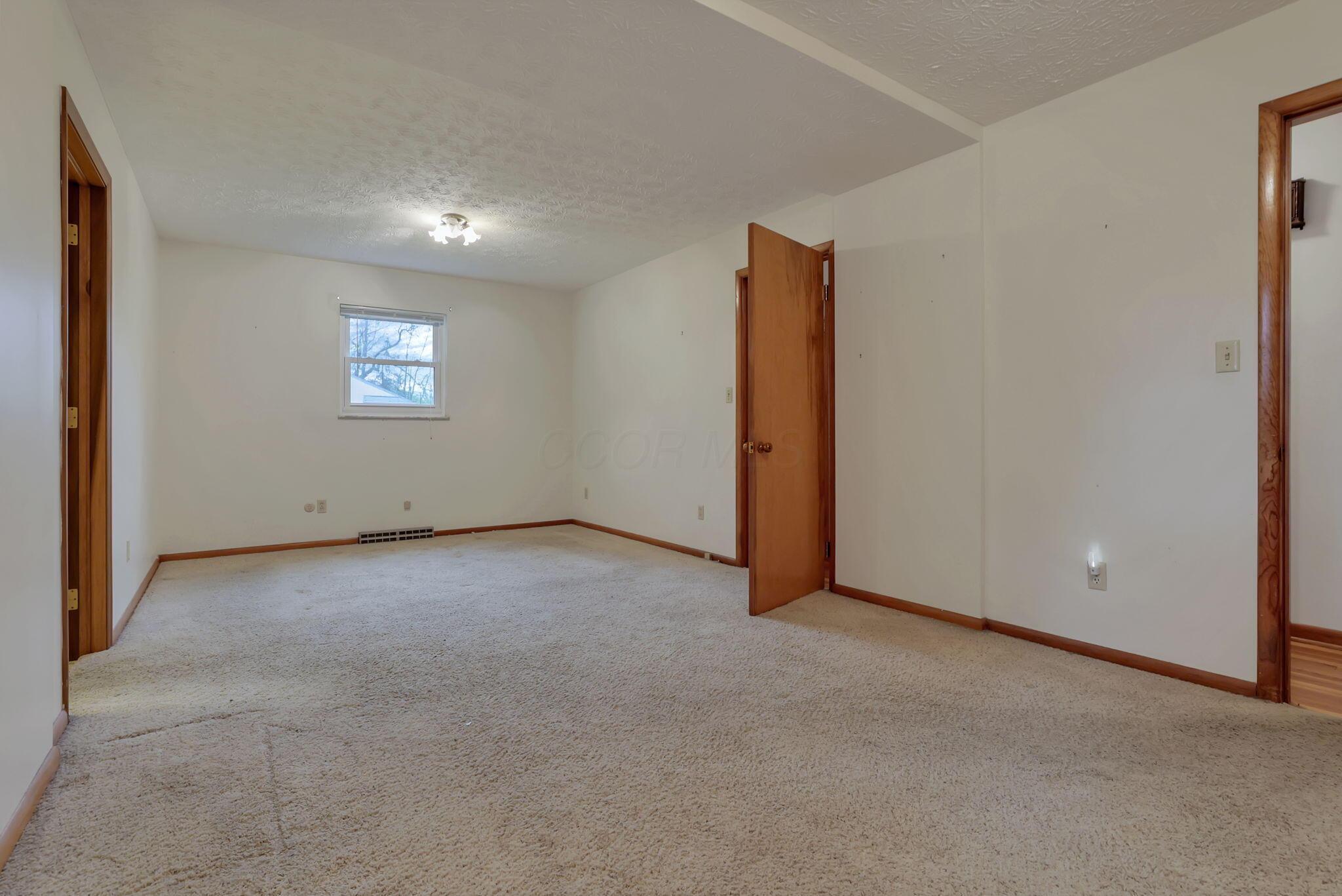 5609 Hayden Run Road, Hilliard, Ohio image 25