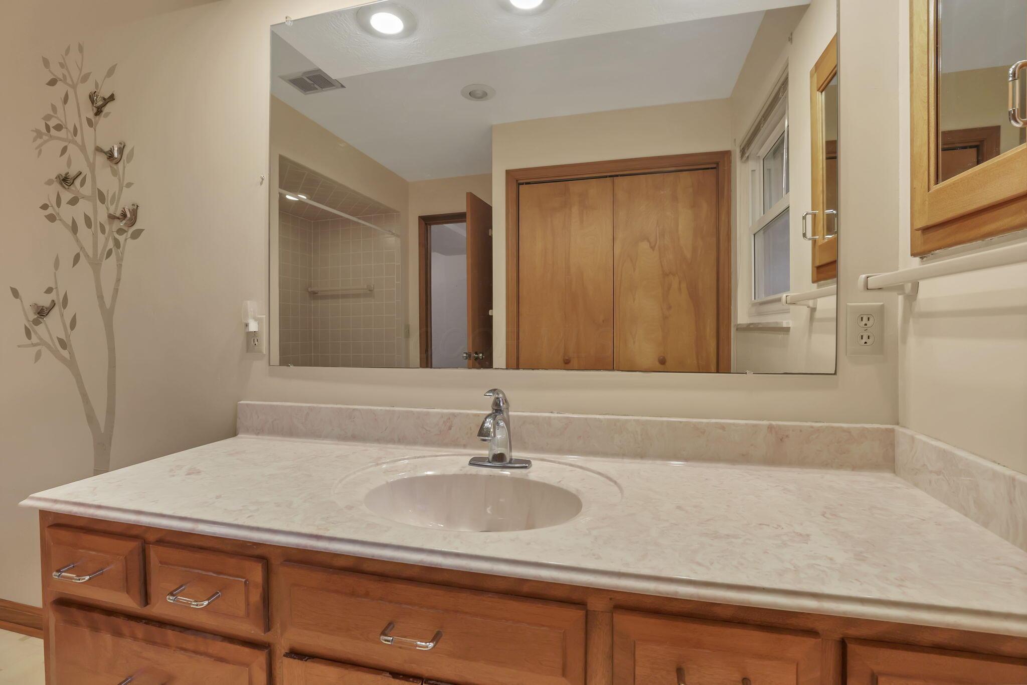 5609 Hayden Run Road, Hilliard, Ohio image 30