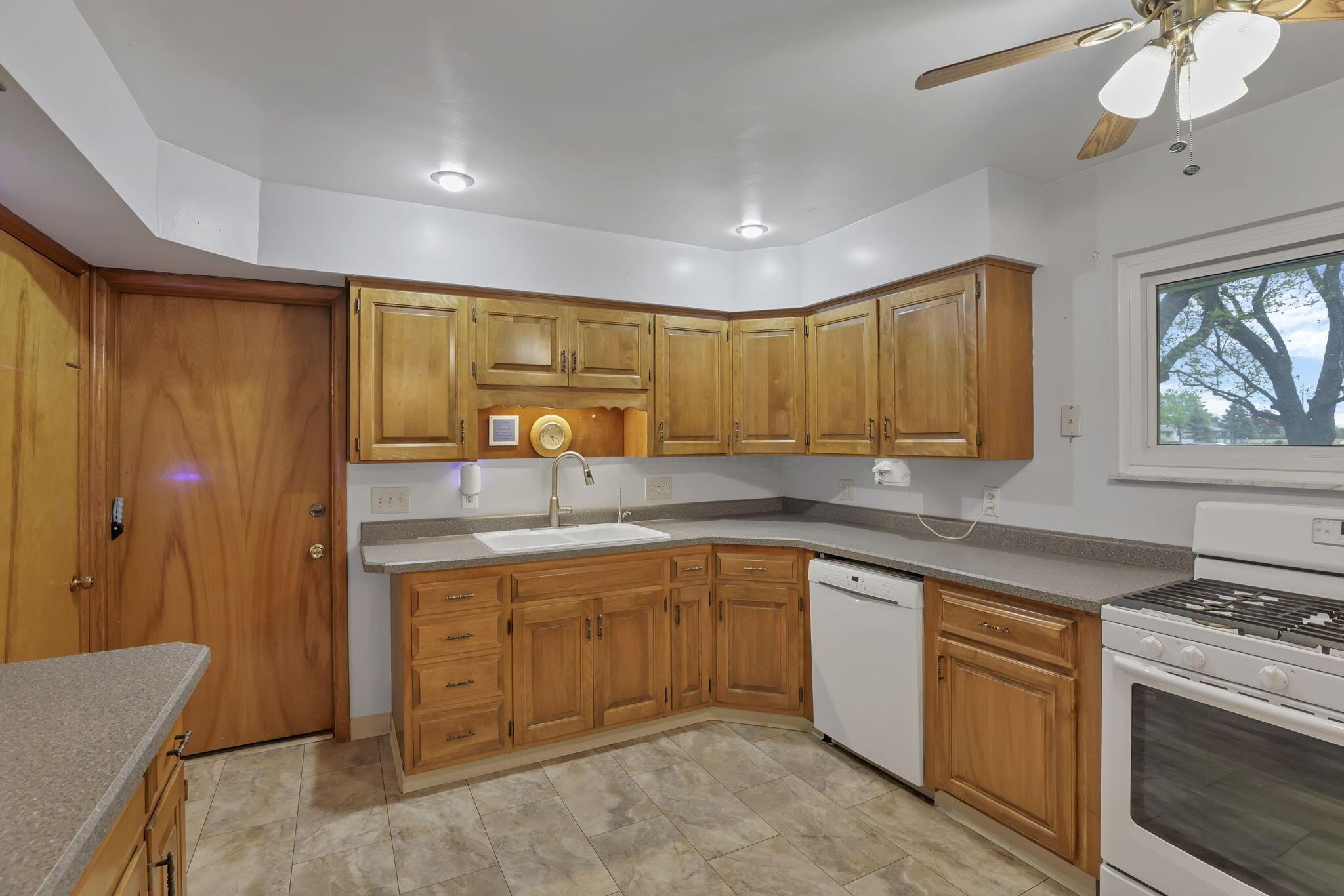 5609 Hayden Run Road, Hilliard, Ohio image 21