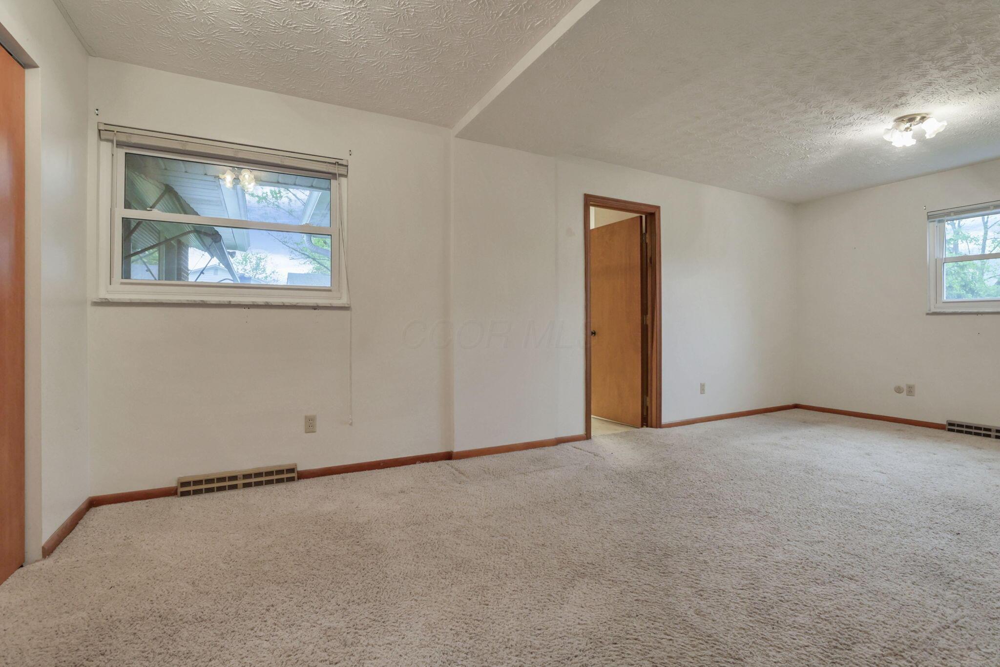 5609 Hayden Run Road, Hilliard, Ohio image 28