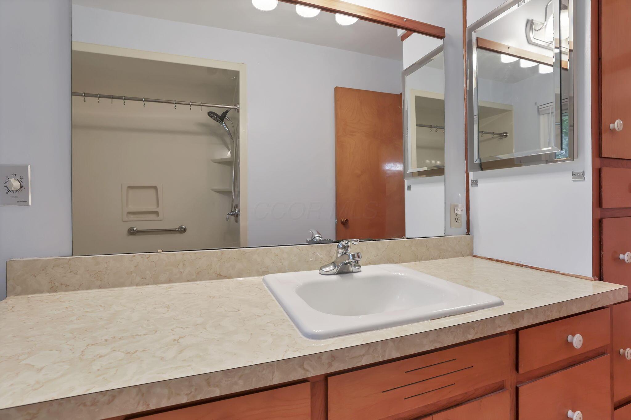 5609 Hayden Run Road, Hilliard, Ohio image 35
