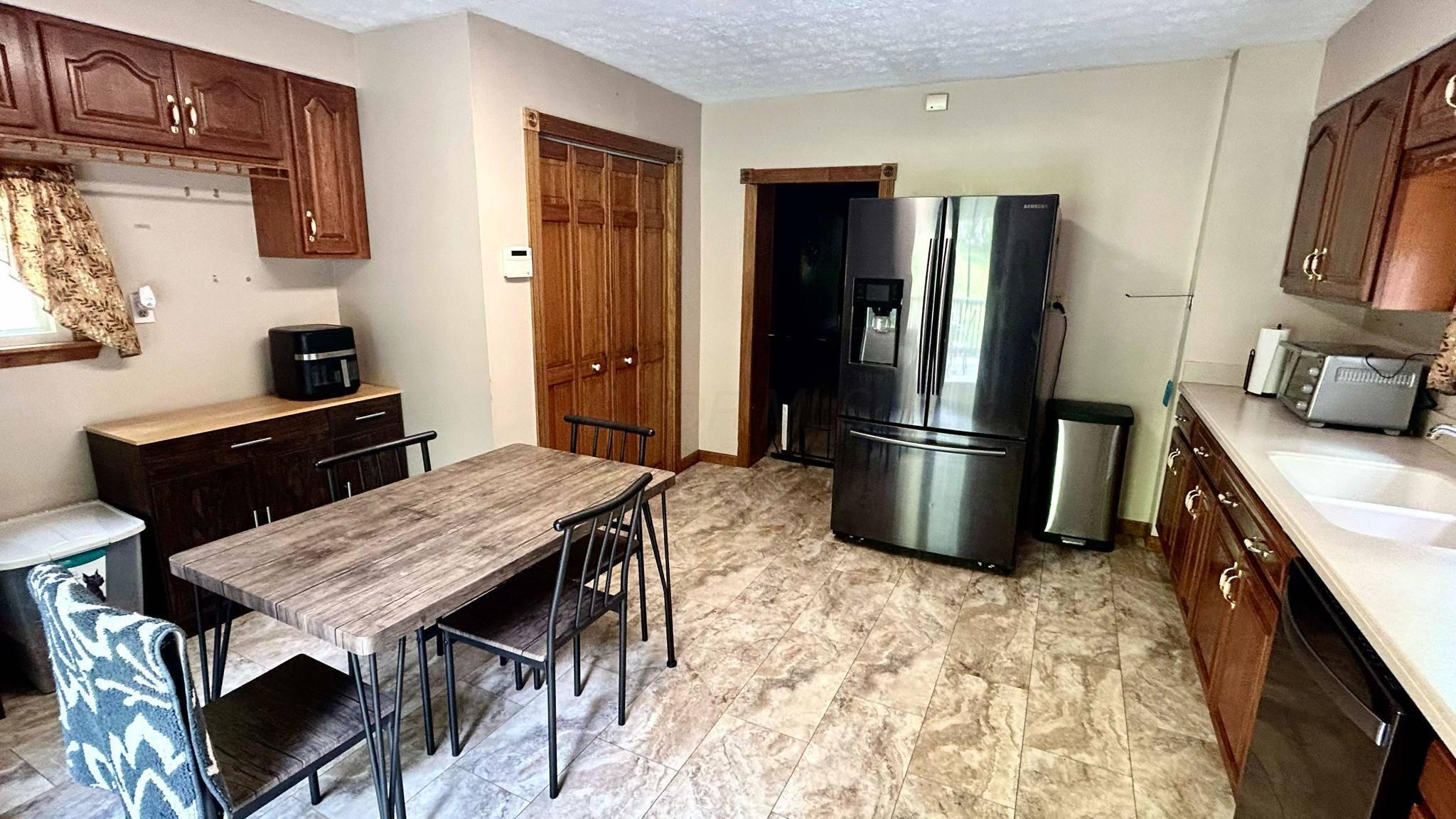 3965 Paradise Road, Sugar Grove, Ohio image 25