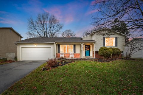 Photo of 457 Theori Avenue, Columbus, OH 43230 (MLS # 226001457)