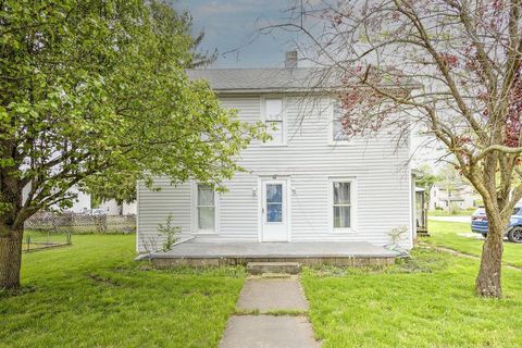 Photo of 160 N Clayton Street, Centerburg, OH 43011 (MLS # 226014015)