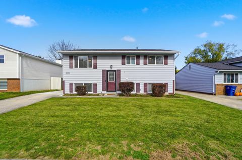 Tiny photo for 3010 Bennington Avenue, Columbus, OH 43231 (MLS # 225040987)