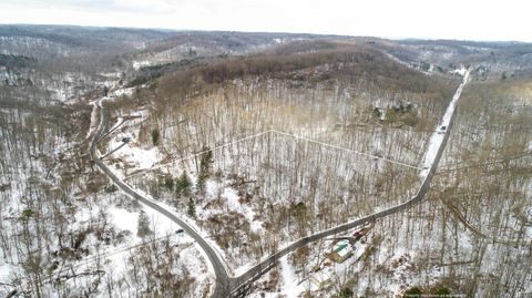 Photo of 910 Beck Road SE, Lancaster, OH 43130 (MLS # 226004000)