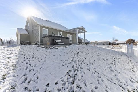 Tiny photo for 517 Pagoda Loop, Delaware, OH 43015 (MLS # 225044884)