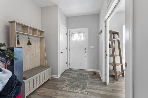 Tiny photo for 517 Pagoda Loop, Delaware, OH 43015 (MLS # 225044884)