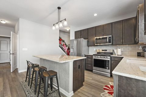 Tiny photo for 517 Pagoda Loop, Delaware, OH 43015 (MLS # 225044884)