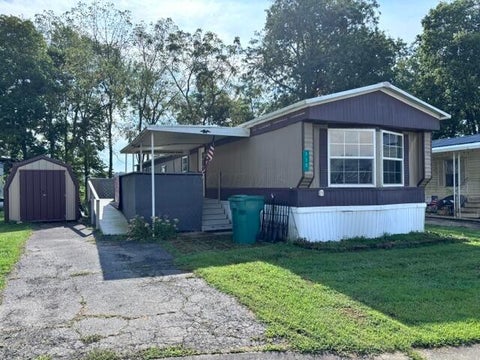 Homes For Sale - 333 Greenbriar Lane<br/> Hebron, OH 43025