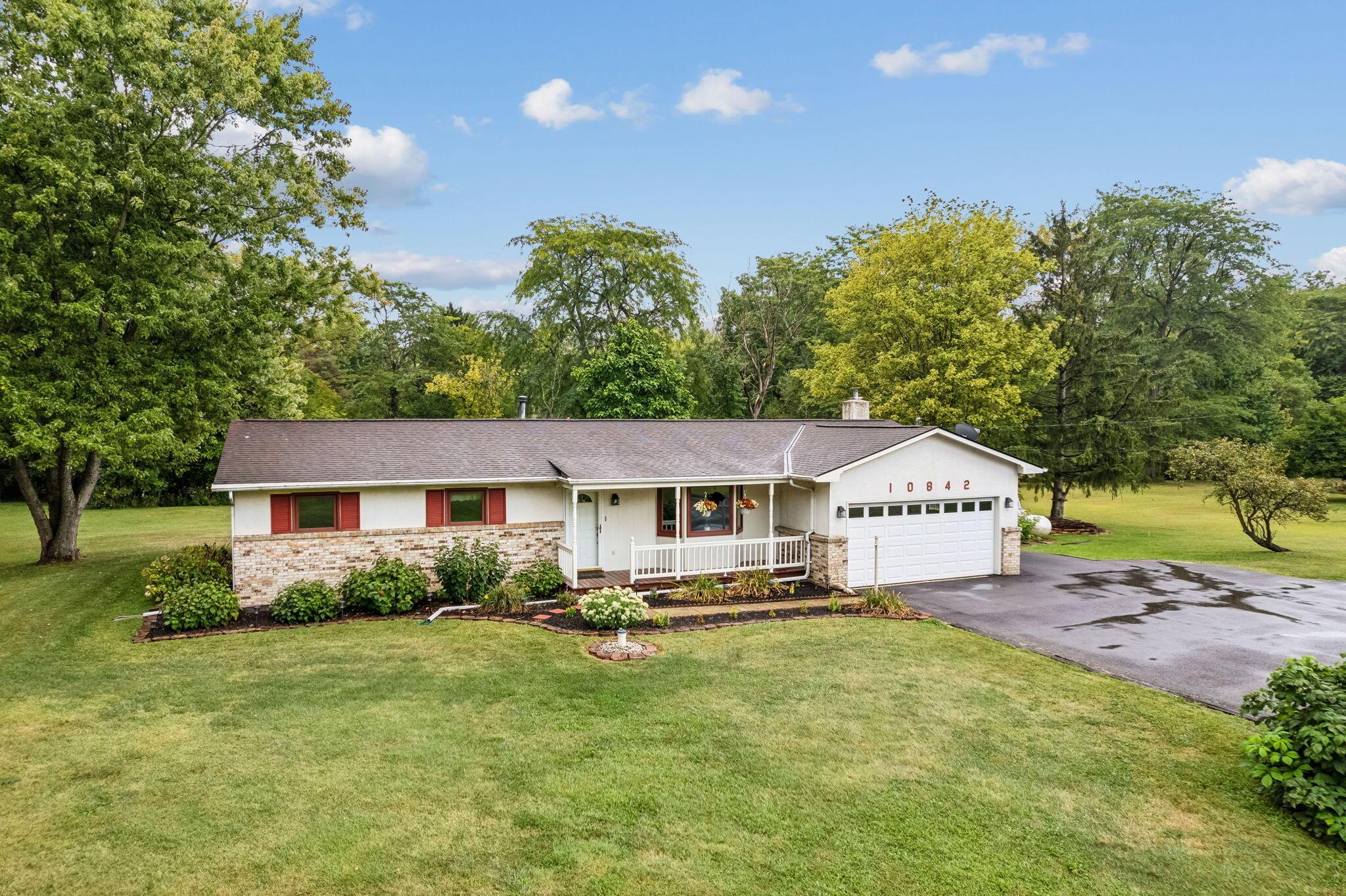 10842 Johnstown Road, New Albany, Ohio image 1