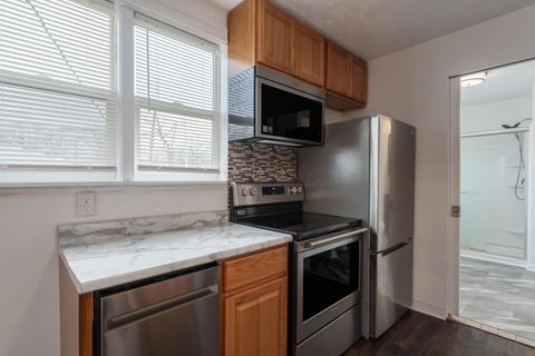 Tiny photo for 538 S Wheatland Avenue, Columbus, OH 43204 (MLS # 225045484)