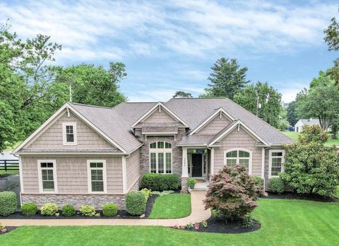 Photo of 5042 Henderson Heights Road, Columbus, OH 43220 (MLS # 226014418)