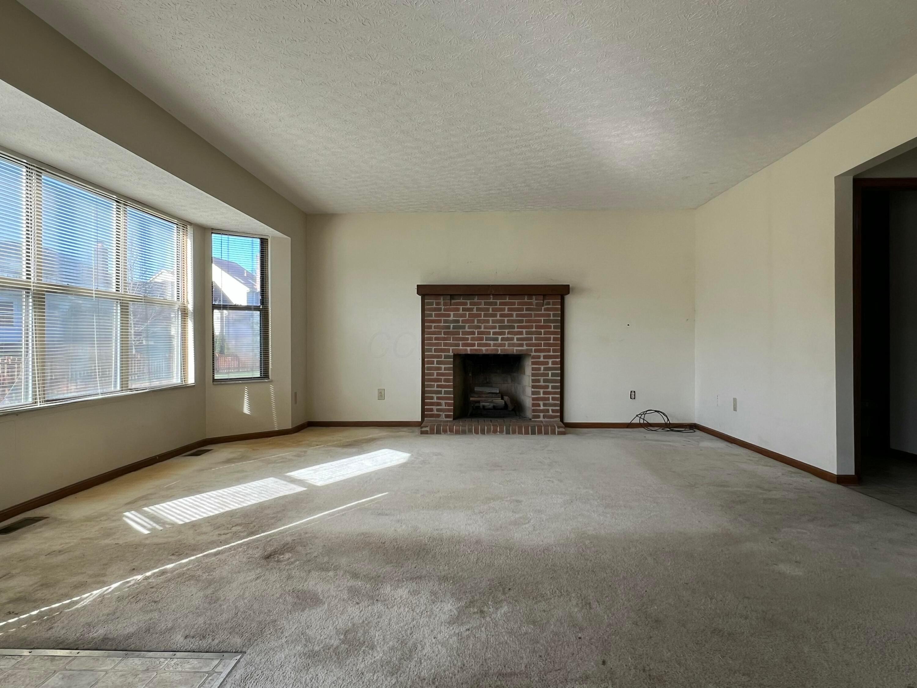 6377 Dietz Drive, Canal Winchester, Ohio image 11