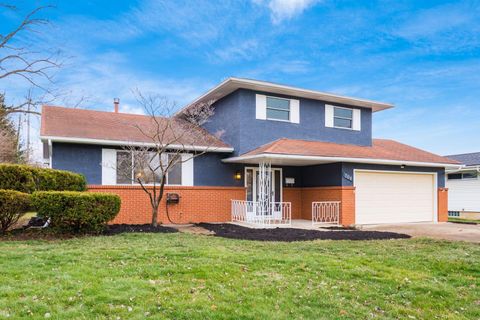 Tiny photo for 706 Ross Road, Columbus, OH 43213 (MLS # 226000625)