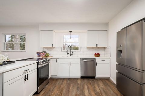 Tiny photo for 706 Ross Road, Columbus, OH 43213 (MLS # 226000625)