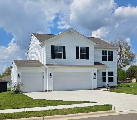 Photo of 428 Saint James Gate, Newark, OH 43055 (MLS # 226013704)
