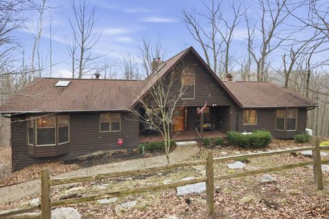 Photo of 1640 Cardinal Hill Lane, Sugar Grove, OH 43155 (MLS # 226008630)