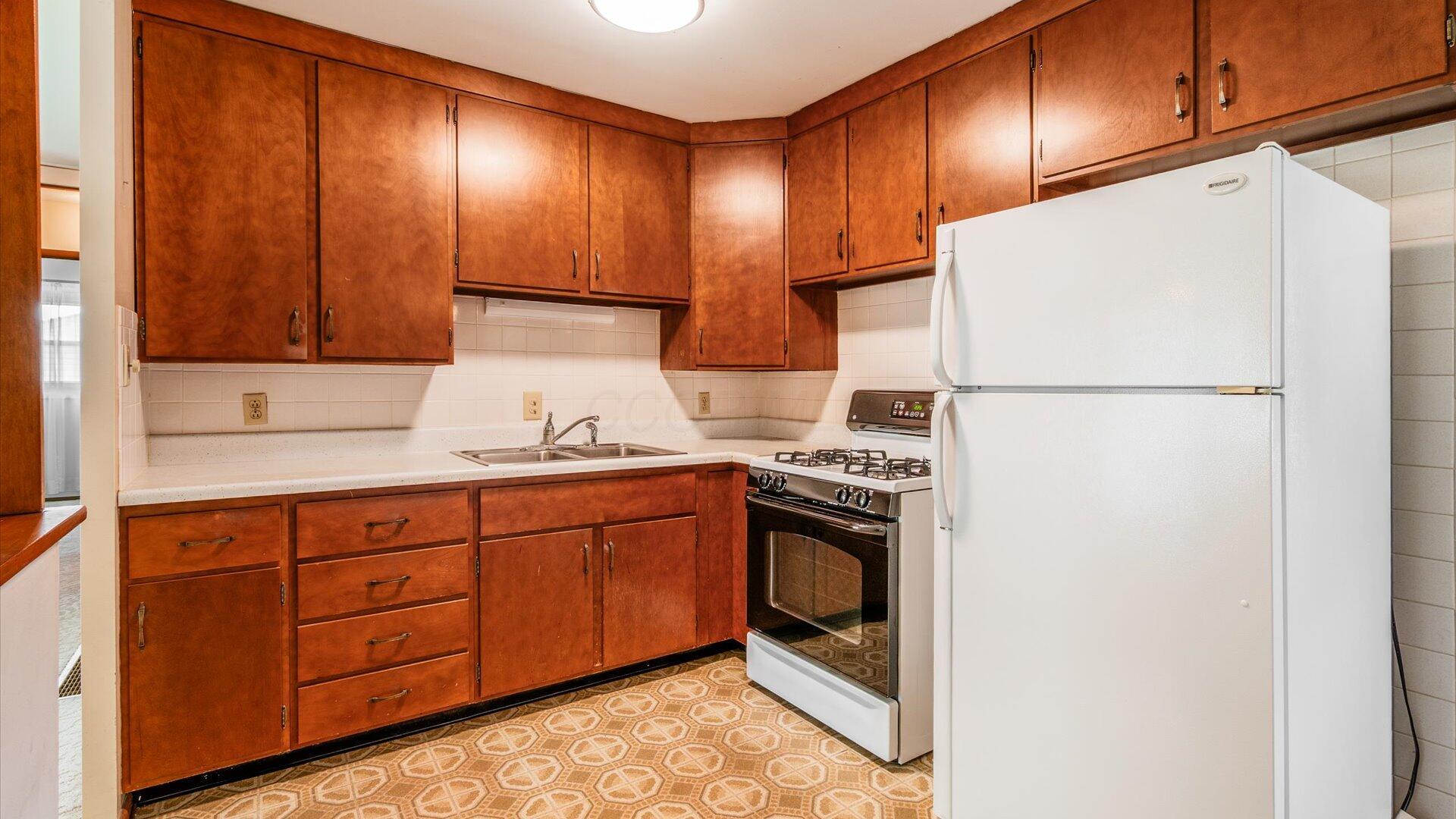 114 Dorchester Drive, Baltimore, Ohio image 5