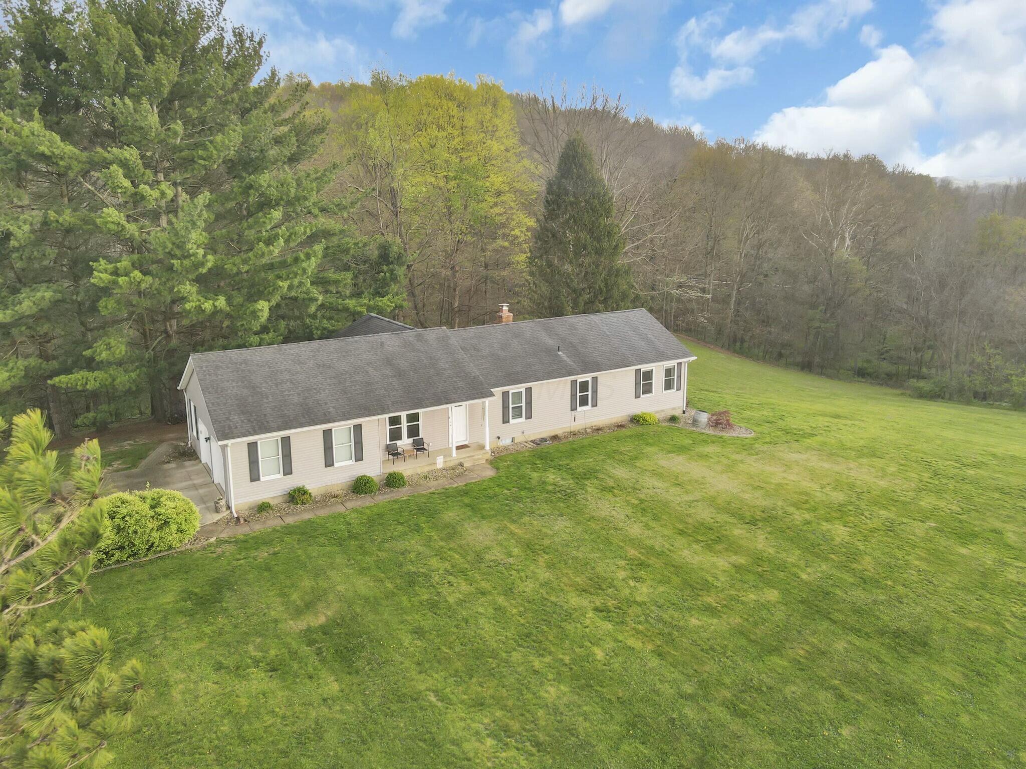 5880 Clearport Road, Lancaster, Ohio image 2