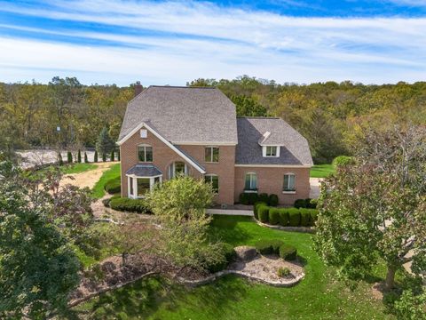 Photo of 10900 Buckingham Place, Powell, OH 43065 (MLS # 225038709)