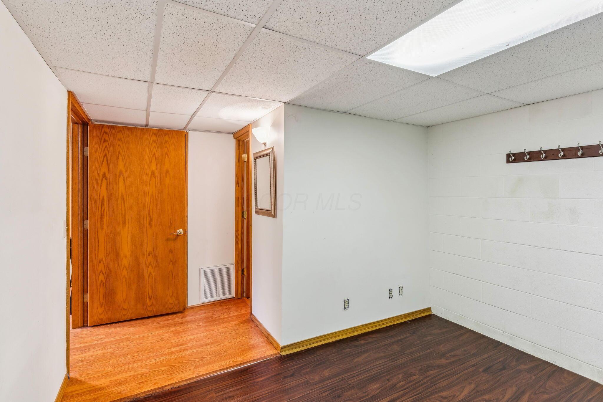 265 Lakeview Heights Drive, Howard, Ohio image 17