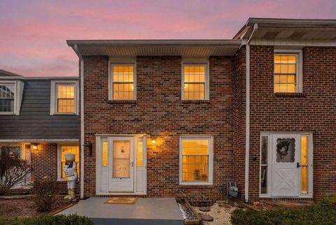 Photo of 634 Dlyn Street, Columbus, OH 43228 (MLS # 226000006)