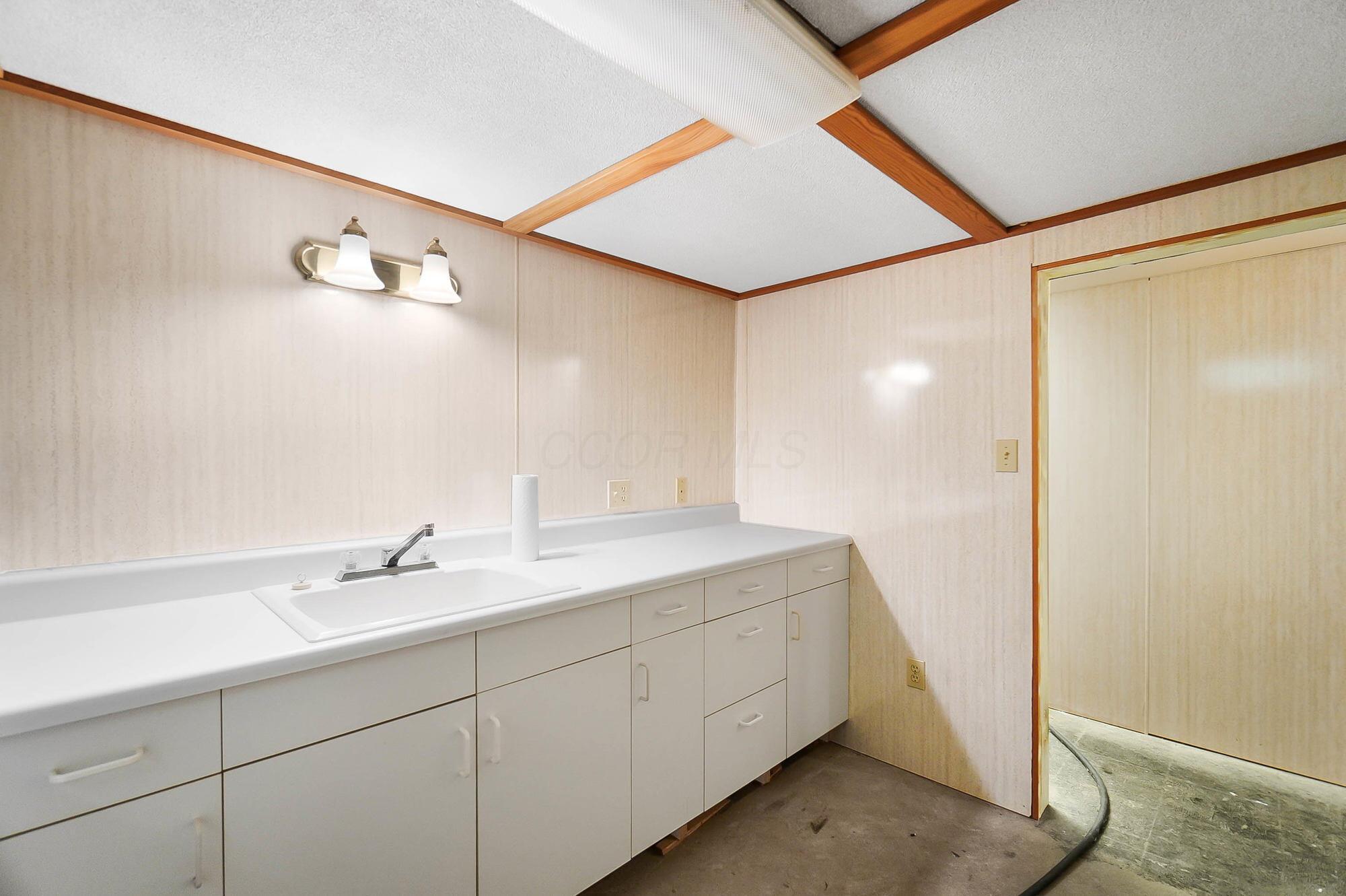3552 Devin Road, Grove City, Ohio image 34