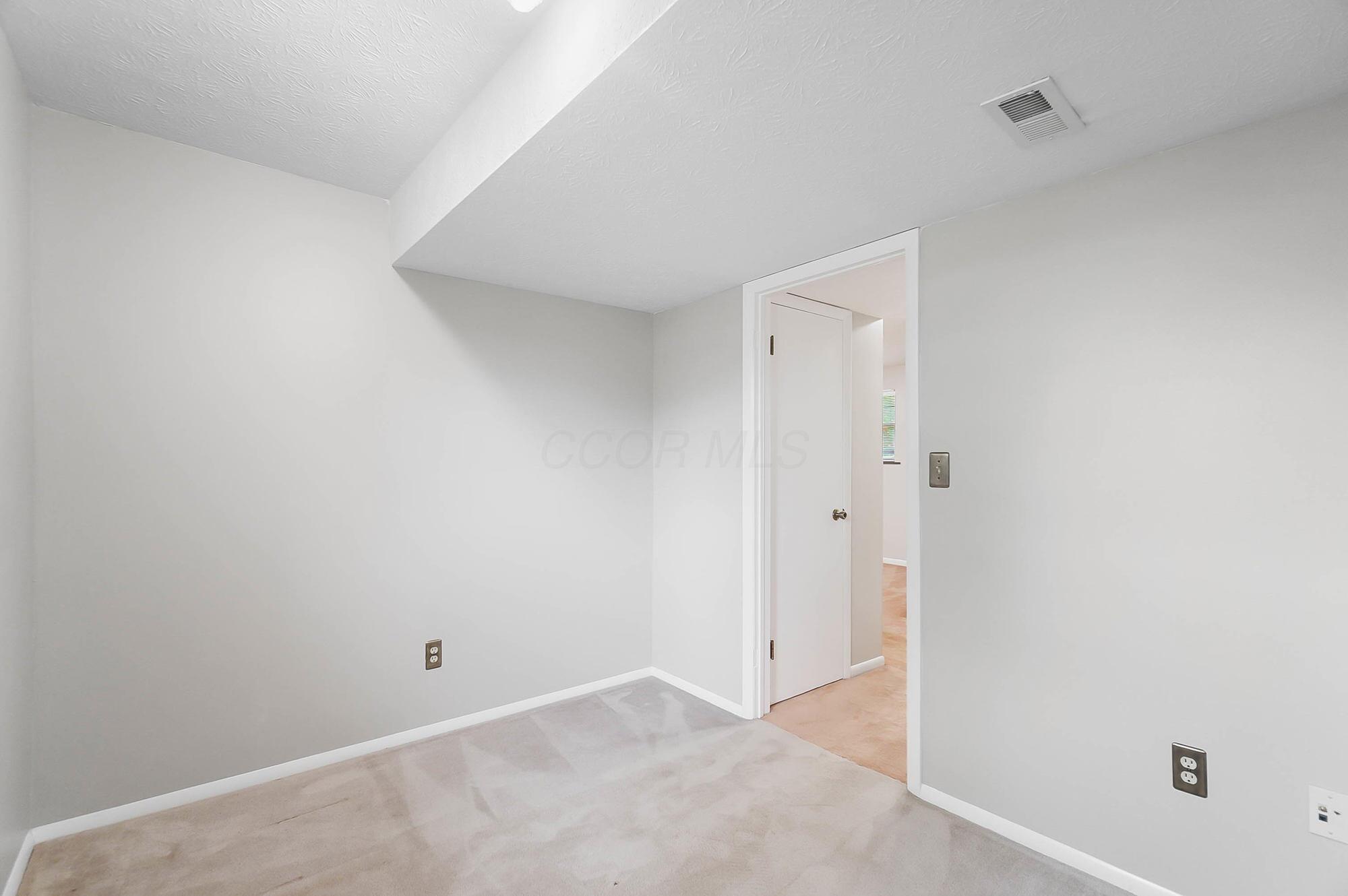 3552 Devin Road, Grove City, Ohio image 30