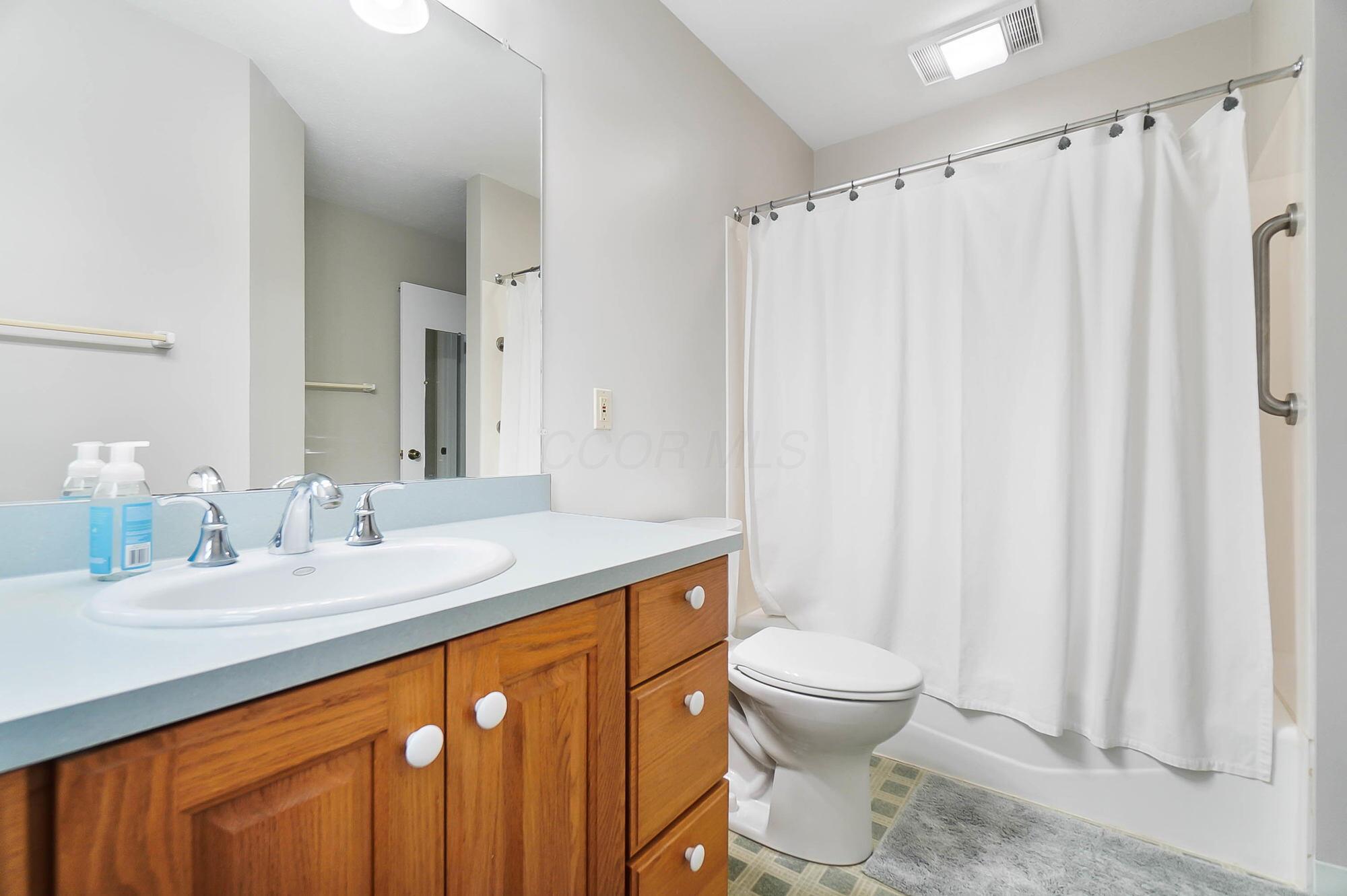 3552 Devin Road, Grove City, Ohio image 24