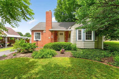Photo of 492 Wetmore Road, Columbus, OH 43214 (MLS # 226025077)