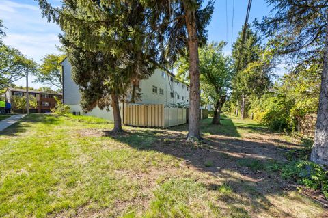 Tiny photo for 2844 Kingsrowe Court 27 #27, Columbus, OH 43209 (MLS # 225041099)