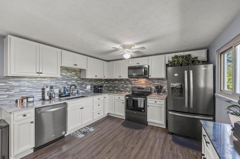 Tiny photo for 2844 Kingsrowe Court 27 #27, Columbus, OH 43209 (MLS # 225041099)