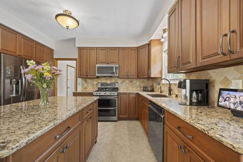 Tiny photo for 2458 Hickorybend Court, Grove City, OH 43123 (MLS # 226013939)