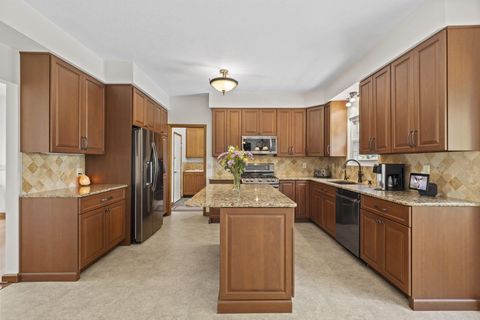 Tiny photo for 2458 Hickorybend Court, Grove City, OH 43123 (MLS # 226013939)