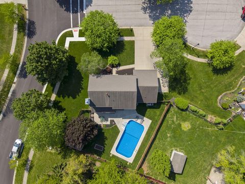 Tiny photo for 2458 Hickorybend Court, Grove City, OH 43123 (MLS # 226013939)