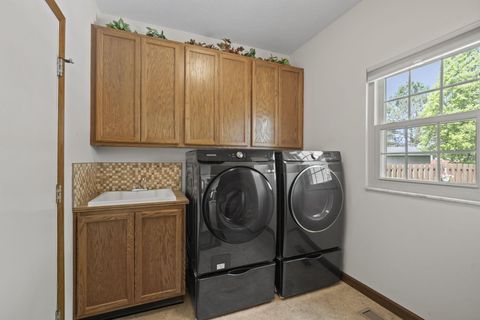 Tiny photo for 2458 Hickorybend Court, Grove City, OH 43123 (MLS # 226013939)