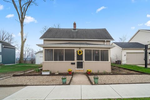 Photo of 3619 Midland Street, Grove City, OH 43123 (MLS # 226010543)