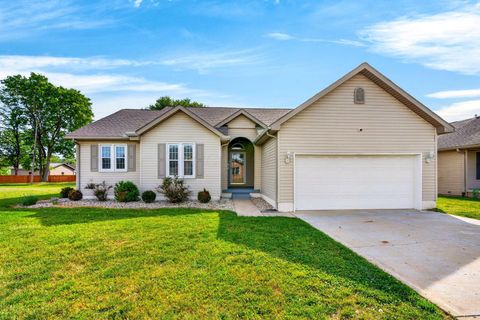 Photo of 9 Cavalier Court, Chillicothe, OH 45601 (MLS # 226014163)