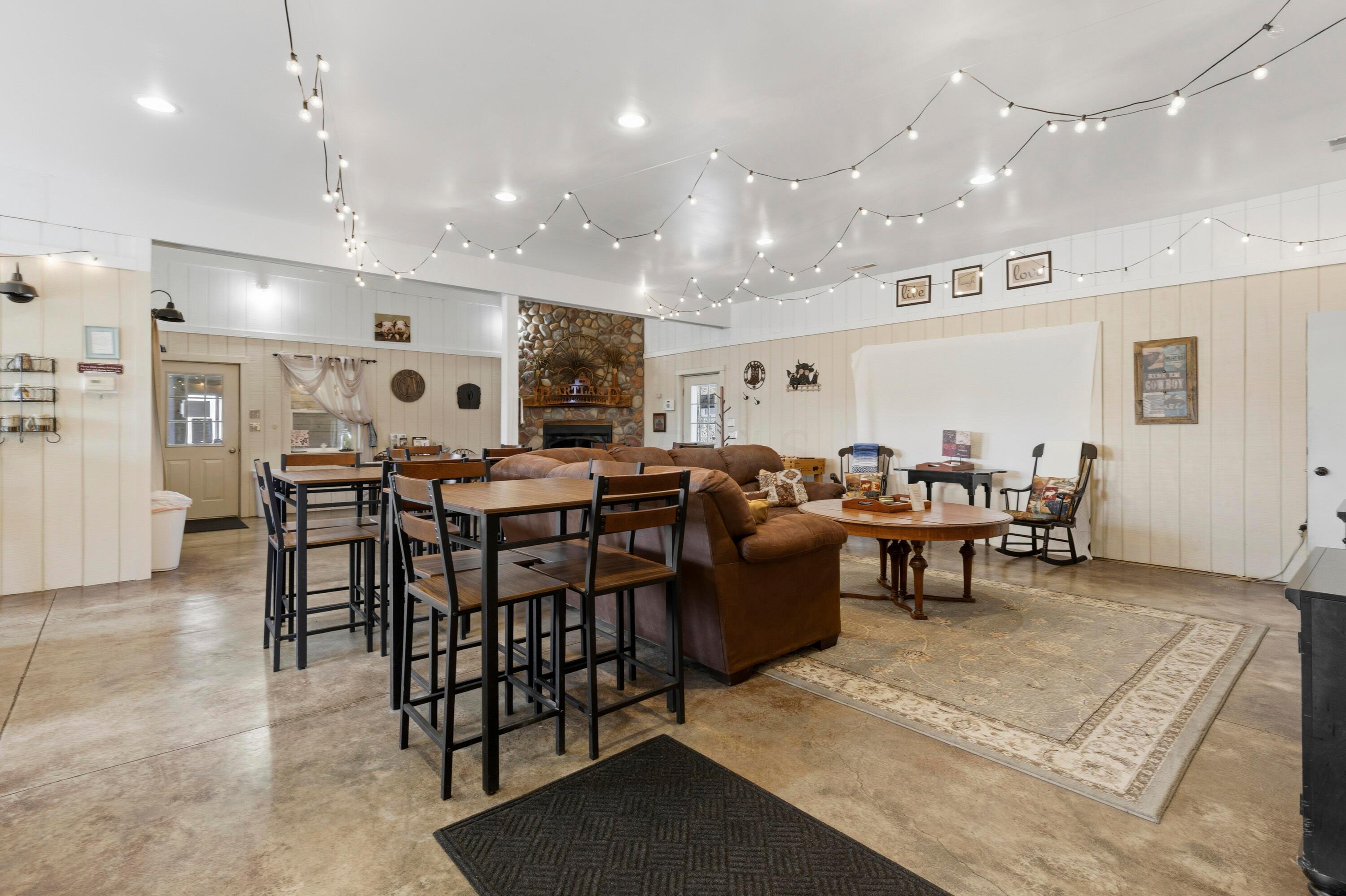 Fredericktown, Ohio, 43019, United States, 8 Bedrooms Bedrooms, ,8 BathroomsBathrooms,Residential,Active,2035650
