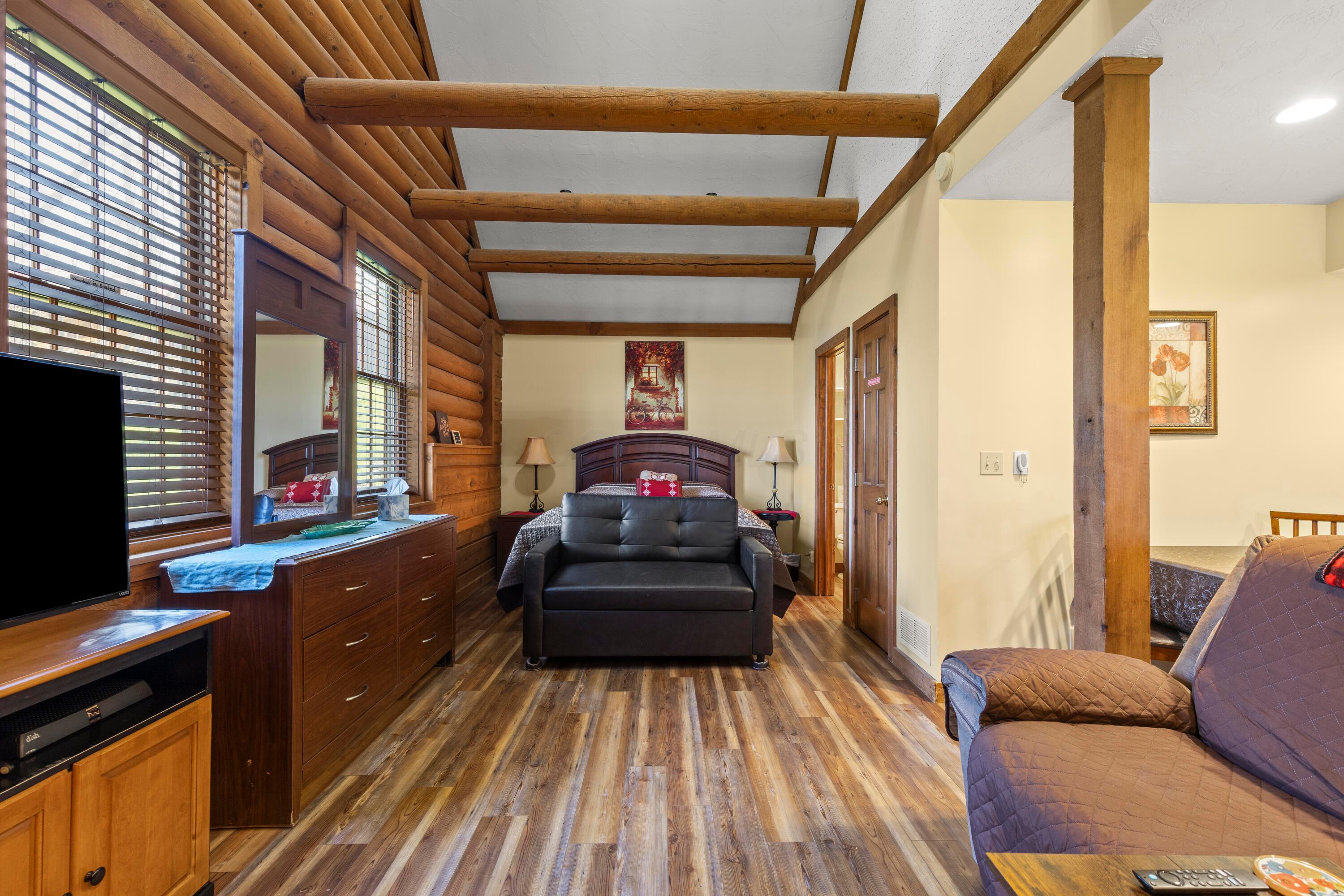 Fredericktown, Ohio, 43019, United States, 8 Bedrooms Bedrooms, ,8 BathroomsBathrooms,Residential,Active,2035650